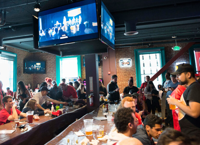 GoldenGateTapRoomsanfrancisco2 768x559